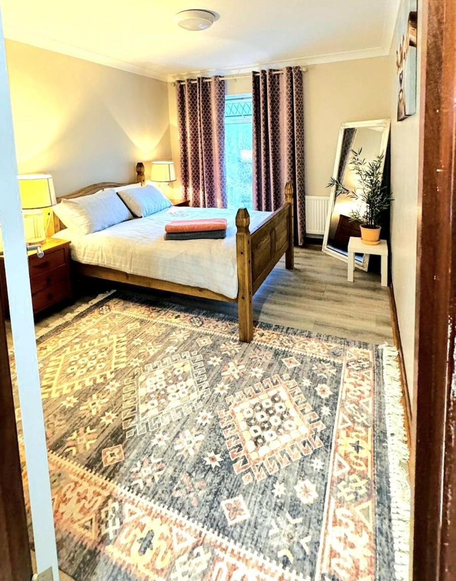 Lodge Abbey *